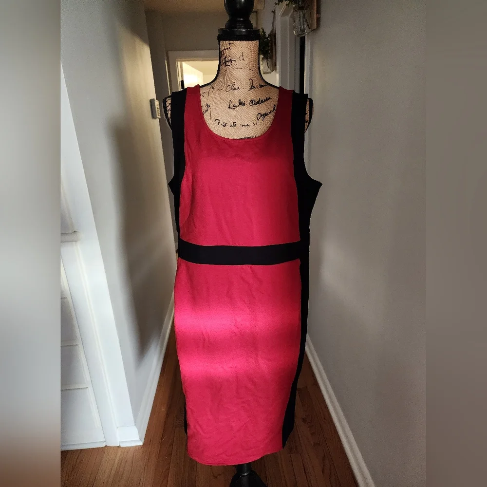 NWT - Torrid Red & Black Ponte Bodycon Dress - SAME-DAY SHIPPING ORDER BY 4PST - Picture 8 of 9